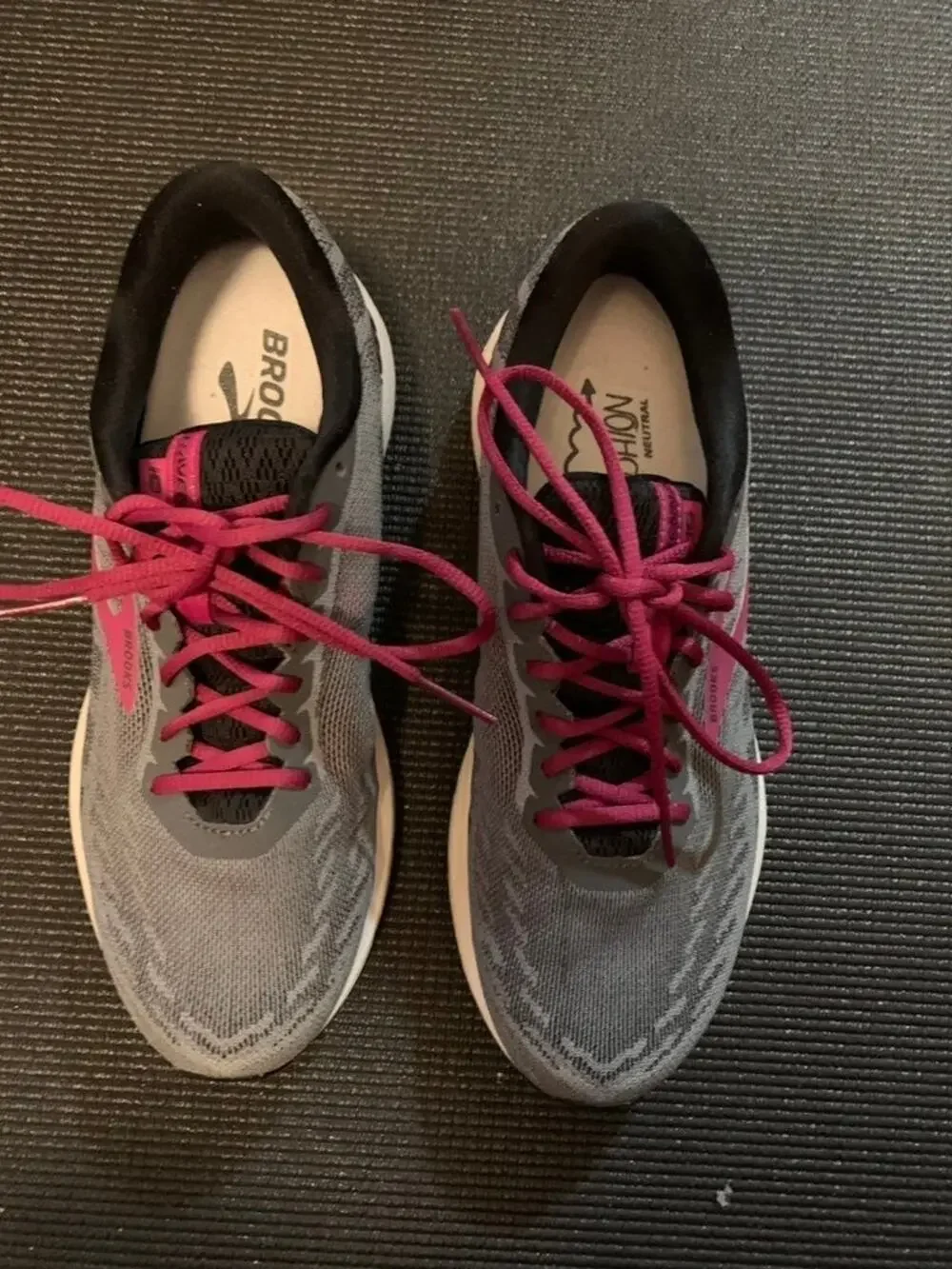 Womens's Brooks Ravenna 10 Running Sneakers Size 8